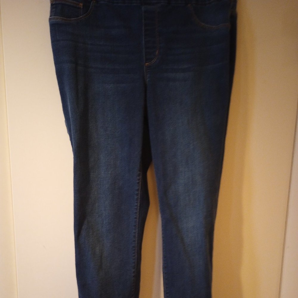 Chico's Jeggings , Pull on style... Chico's size 1R, U.S. size 8R